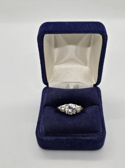 925 Sterling Silver Ring with round Fashion Diamond